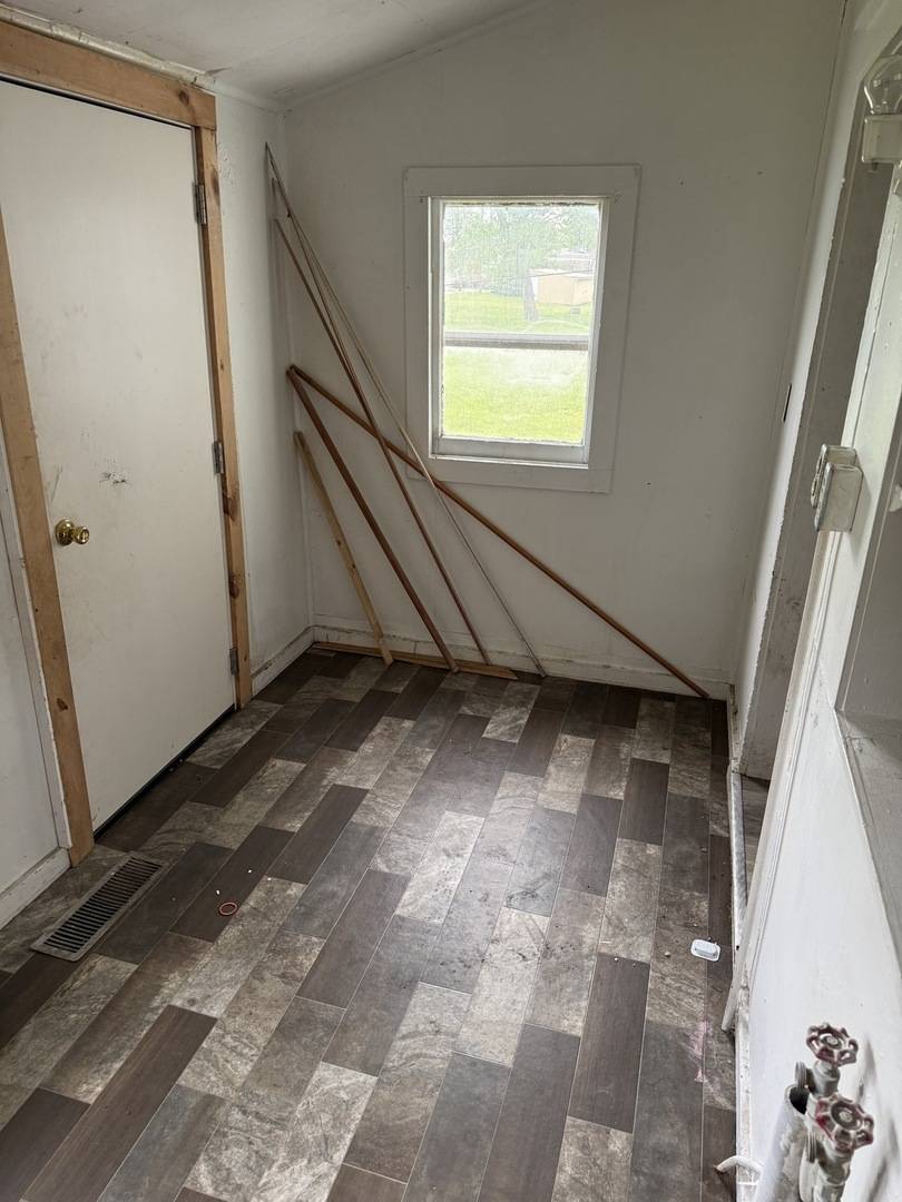 105 W Columbus ST, Sibley, IL 61773