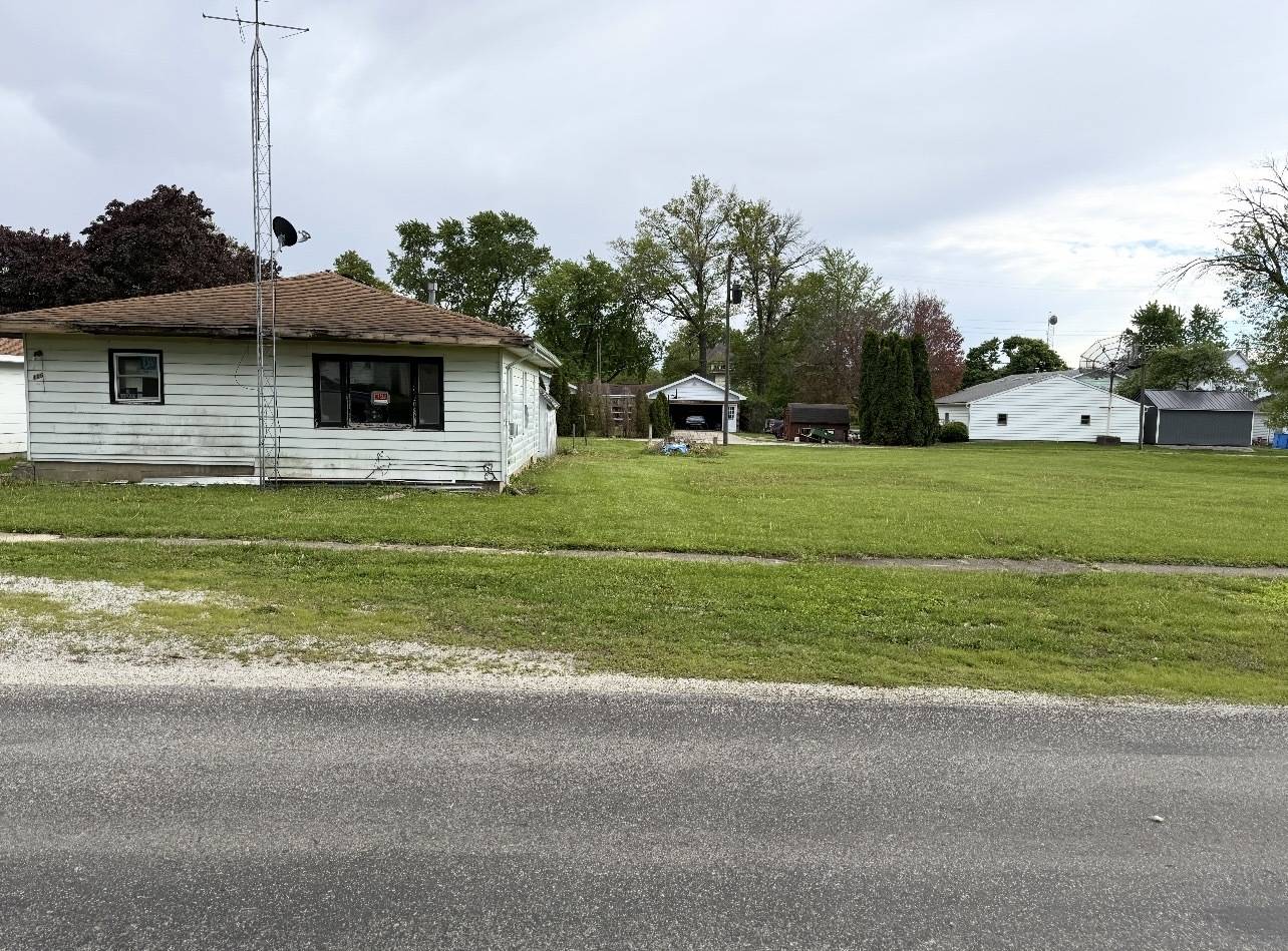 105 W Columbus ST, Sibley, IL 61773