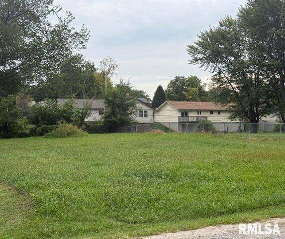 1013 14th ST, Silvis, IL 61282