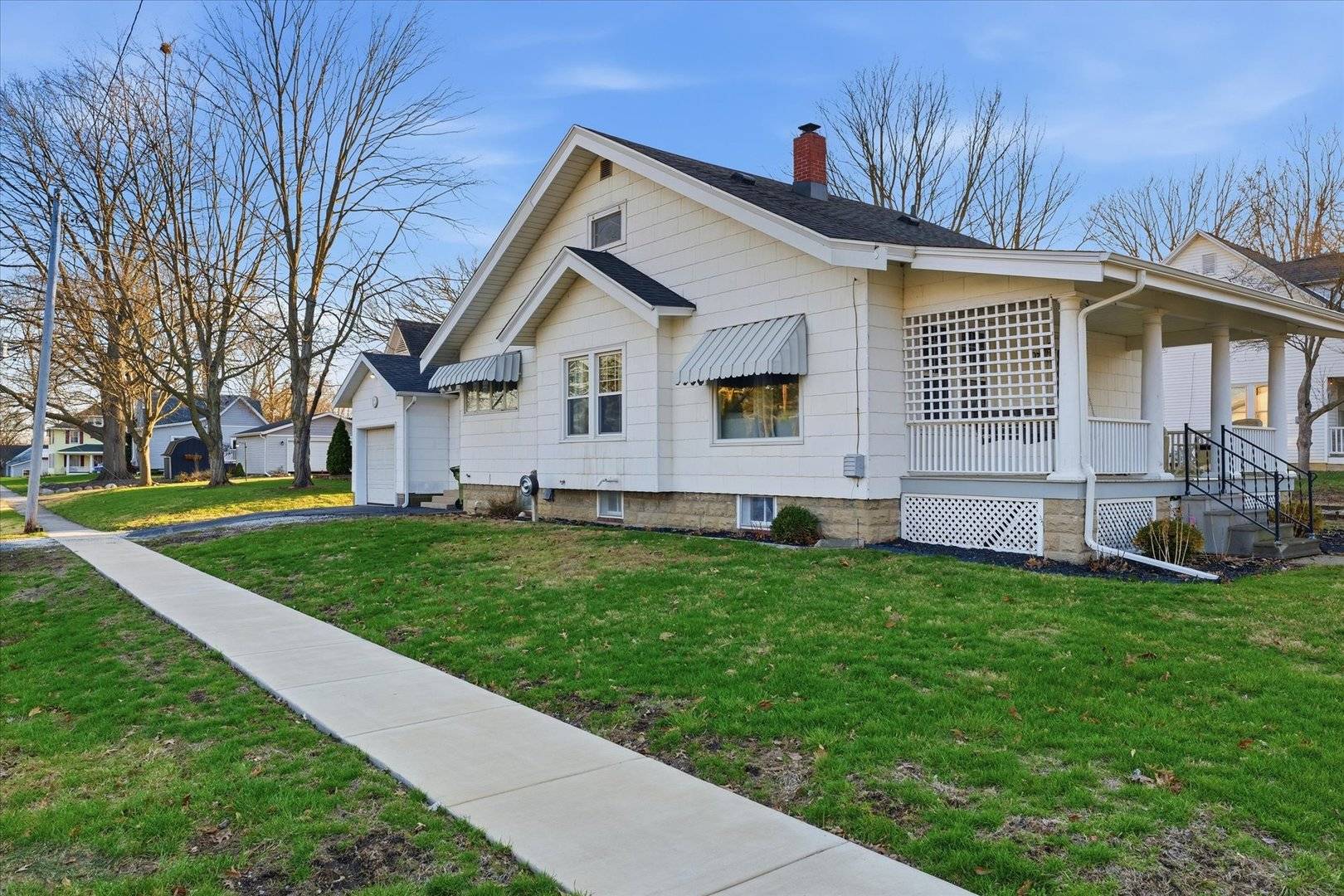 107 E Dunbar ST, Mahomet, IL 61853