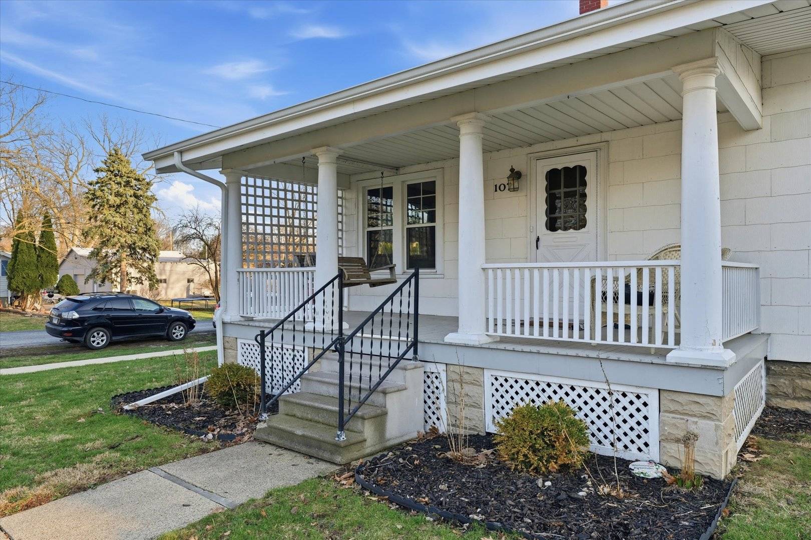 107 E Dunbar ST, Mahomet, IL 61853