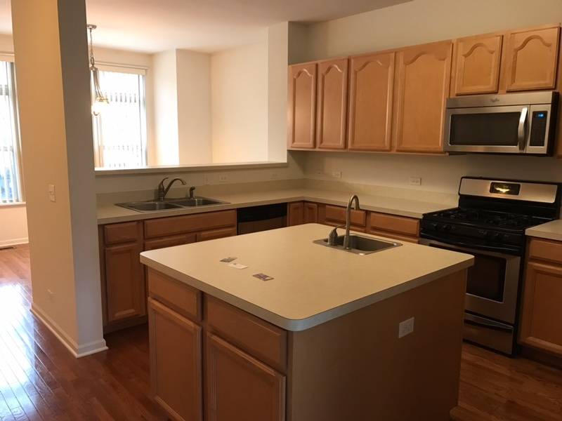 717 N Keystone LN, Vernon Hills, IL 60061
