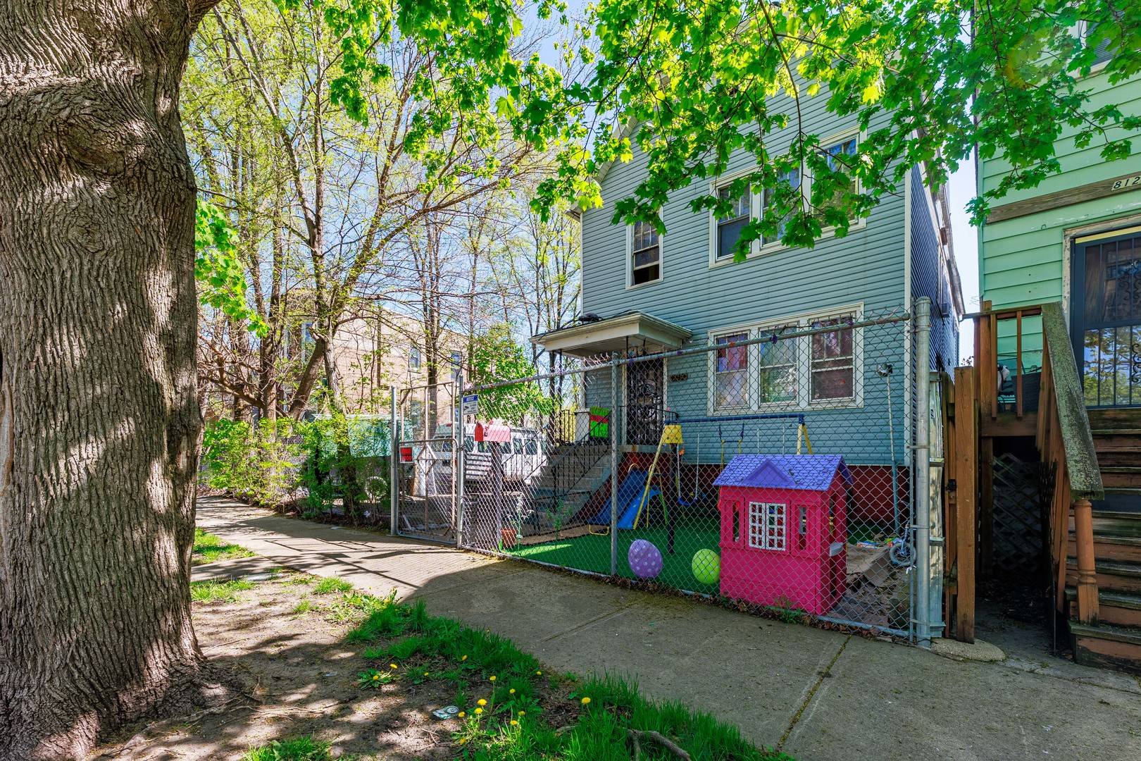 8119 S Escanaba AVE, Chicago, IL 60617