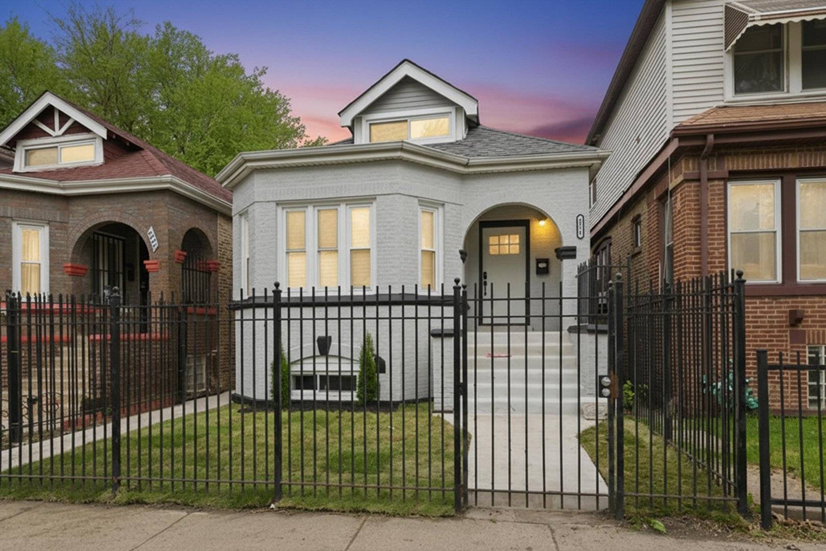 6824 S Wood ST, Chicago, IL 60636