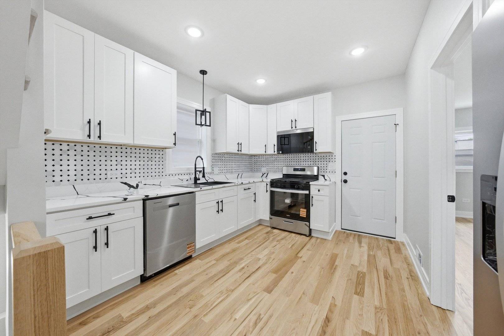 6824 S Wood ST, Chicago, IL 60636