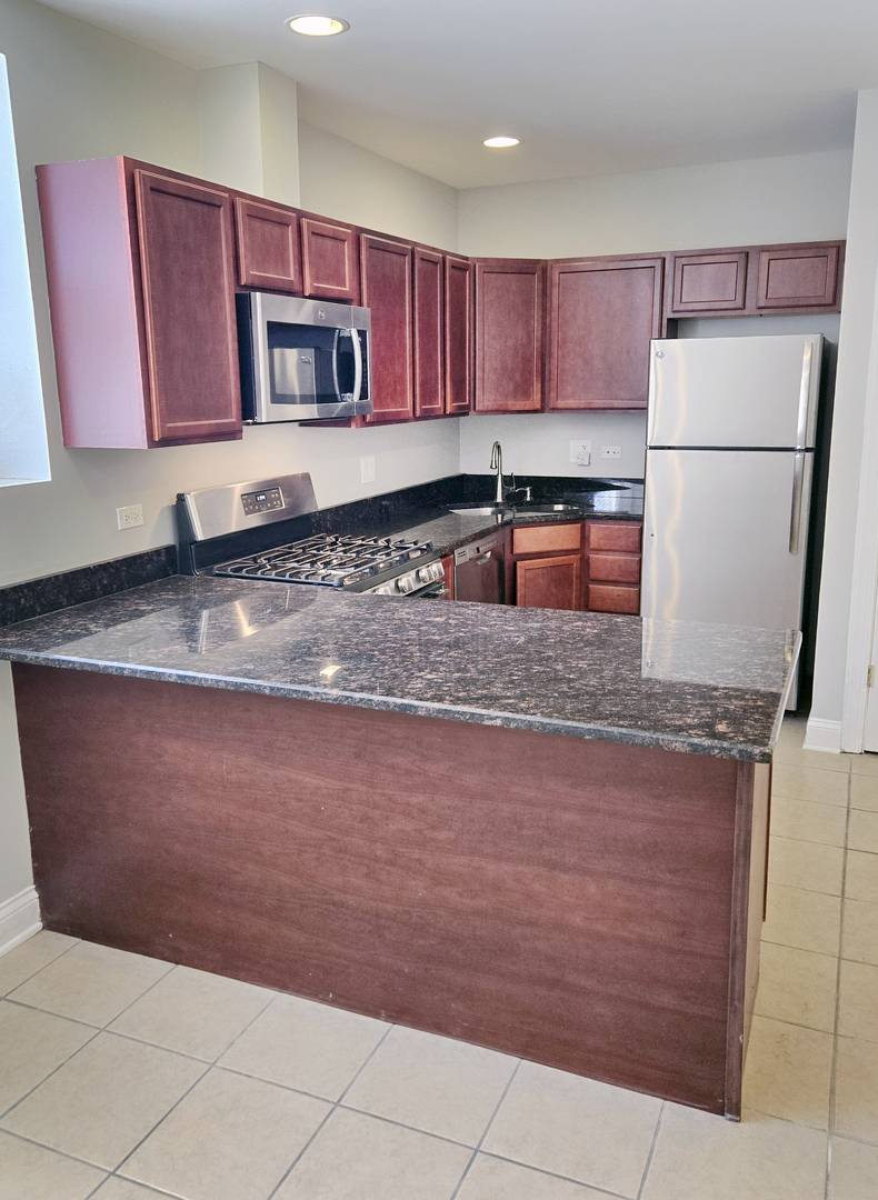 1937 W Granville AVE #1-A GE, Chicago, IL 60660