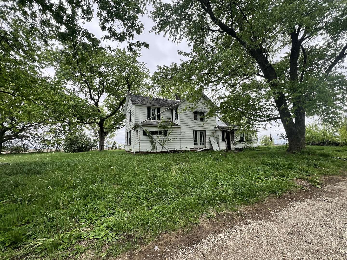7054 E 4300 RD, Rankin, IL 60960