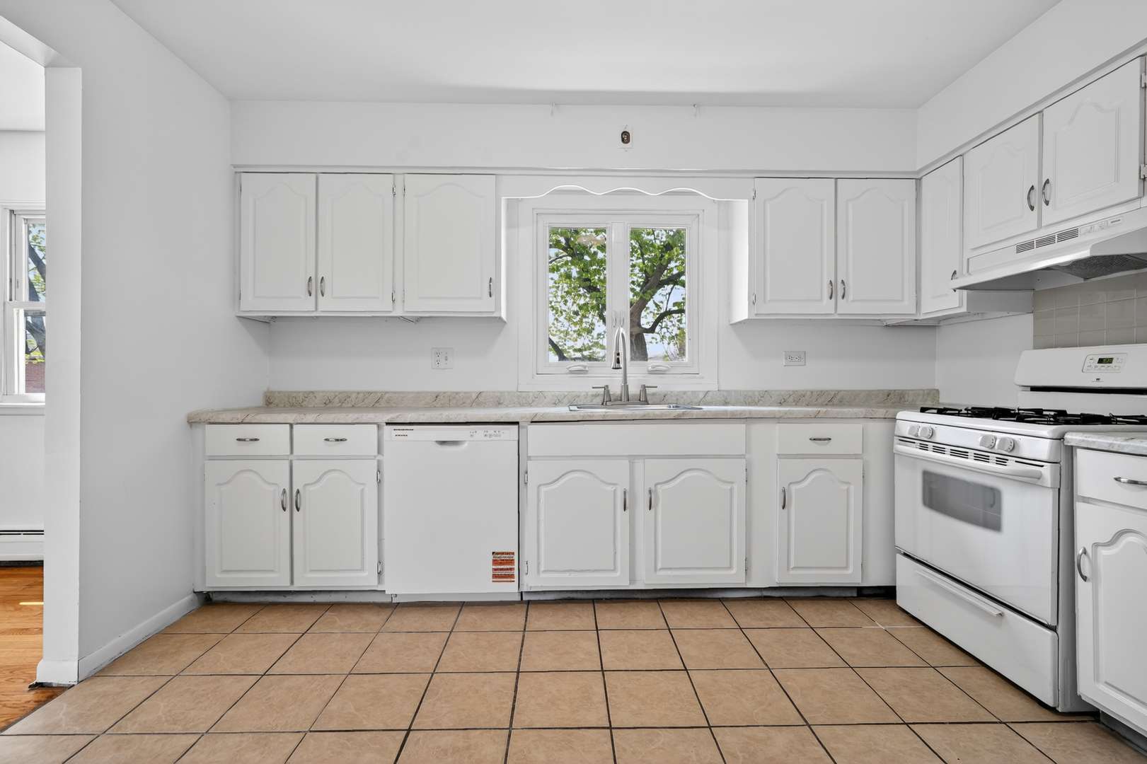 4420 VERNON AVE, Brookfield, IL 60513