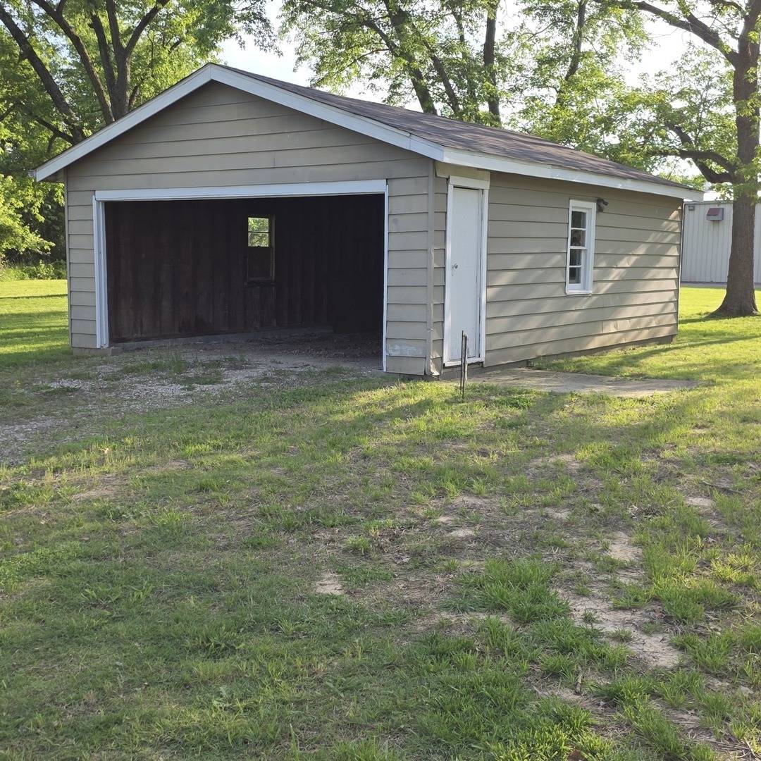 11495 N Brownsville RD, Mt Vernon, IL 62864