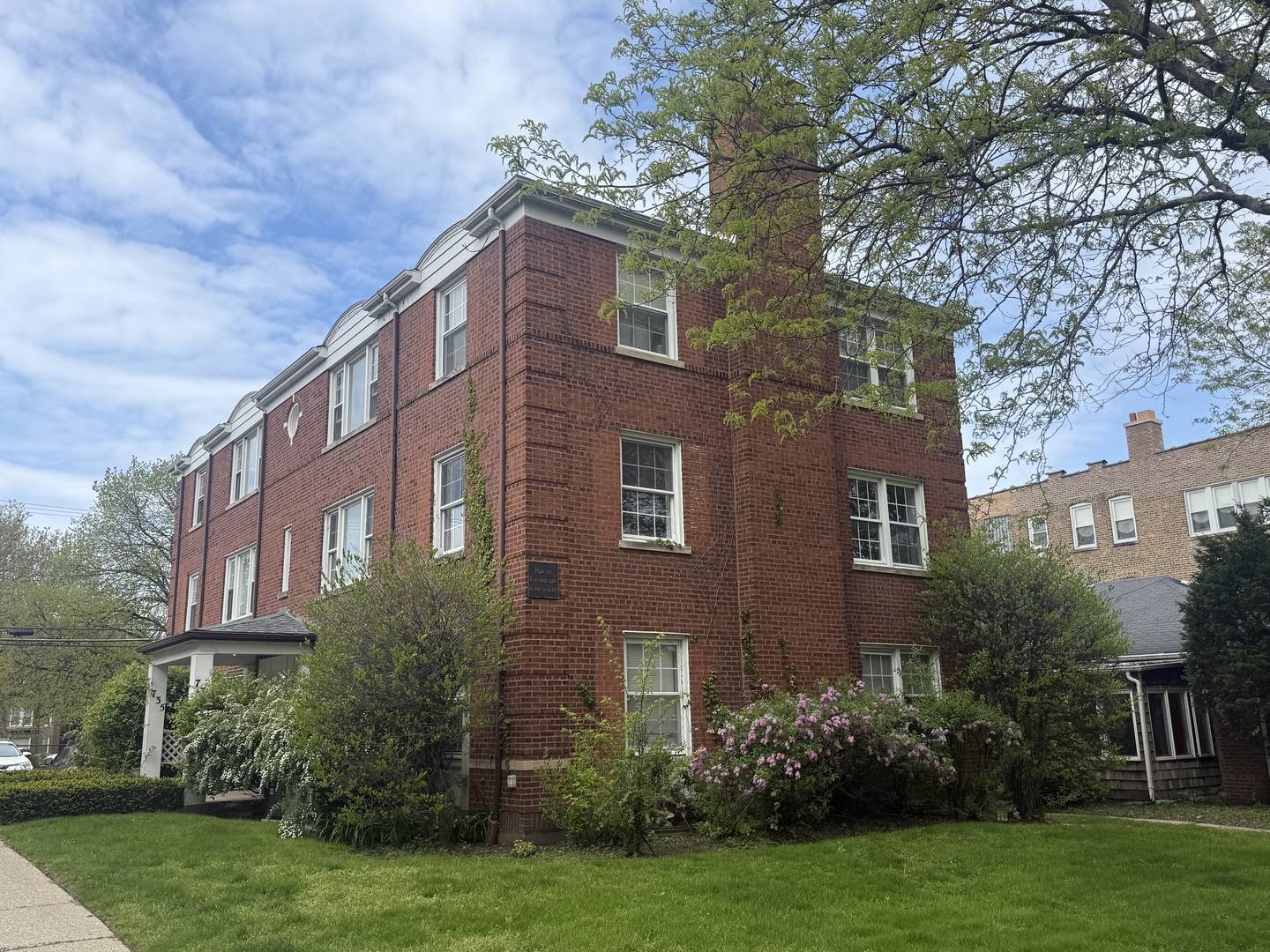 733 Dobson ST #2S, Evanston, IL 60202