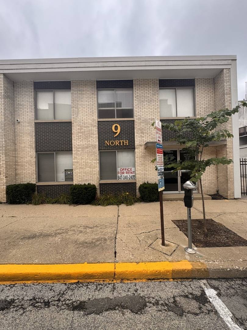 9 County ST, Waukegan, IL 60085