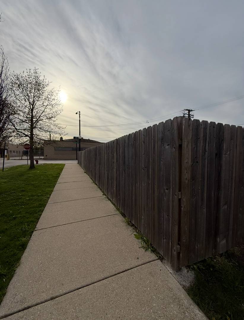 3964 W Ohio ST, Chicago, IL 60624
