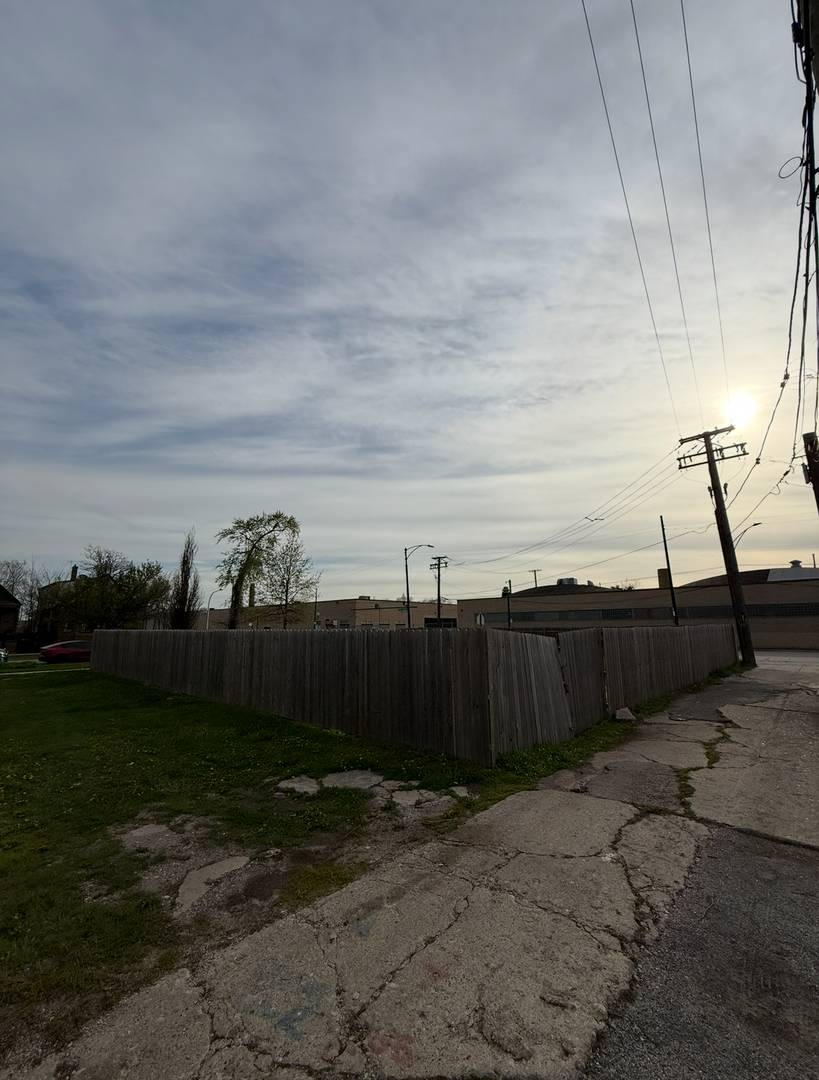 3964 W Ohio ST, Chicago, IL 60624