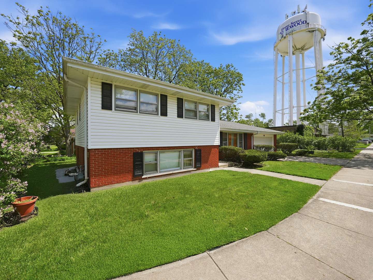 18345 Pierce AVE, Homewood, IL 60430