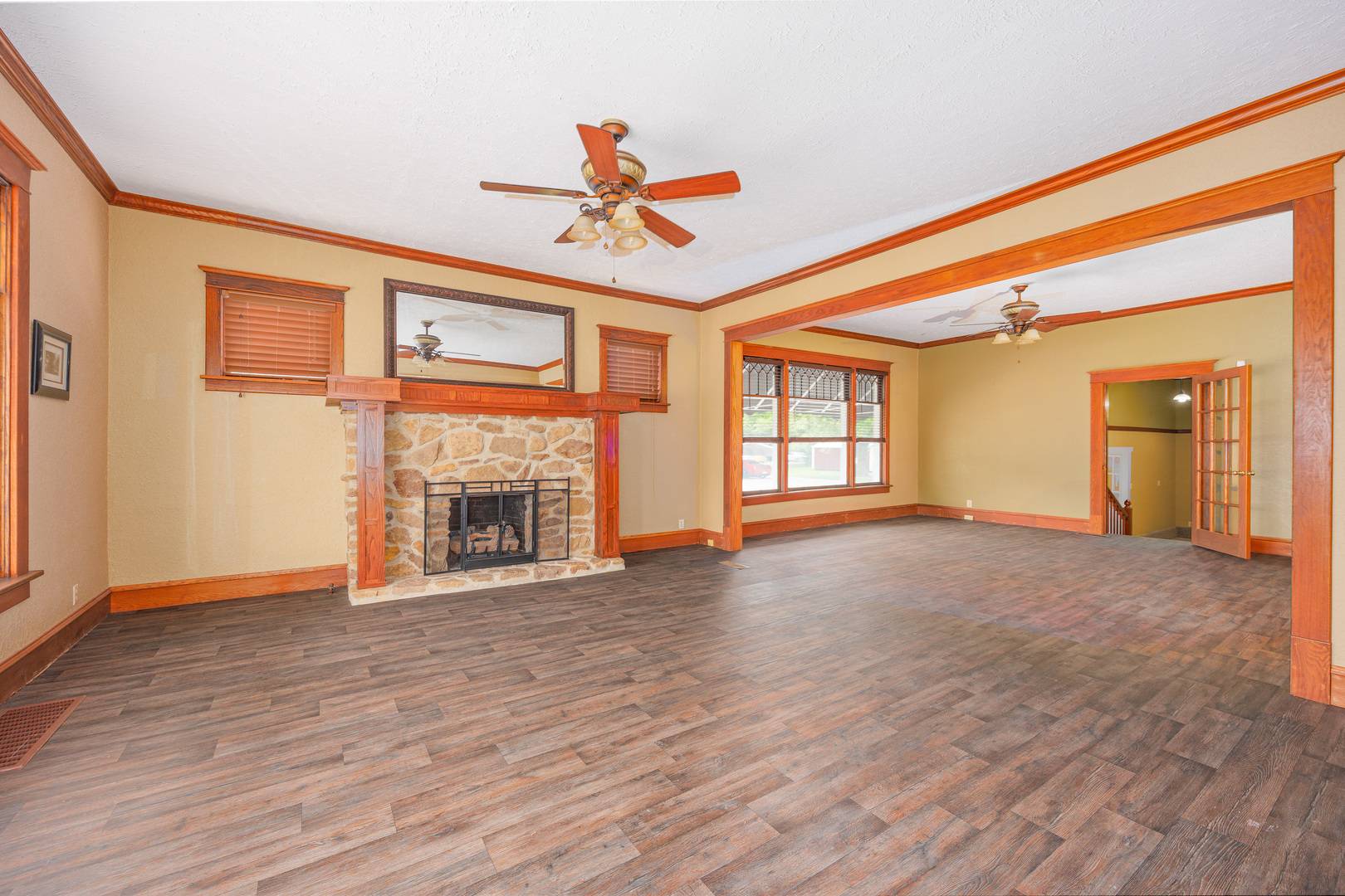 1015 W Main ST W, Salem, IL 62881