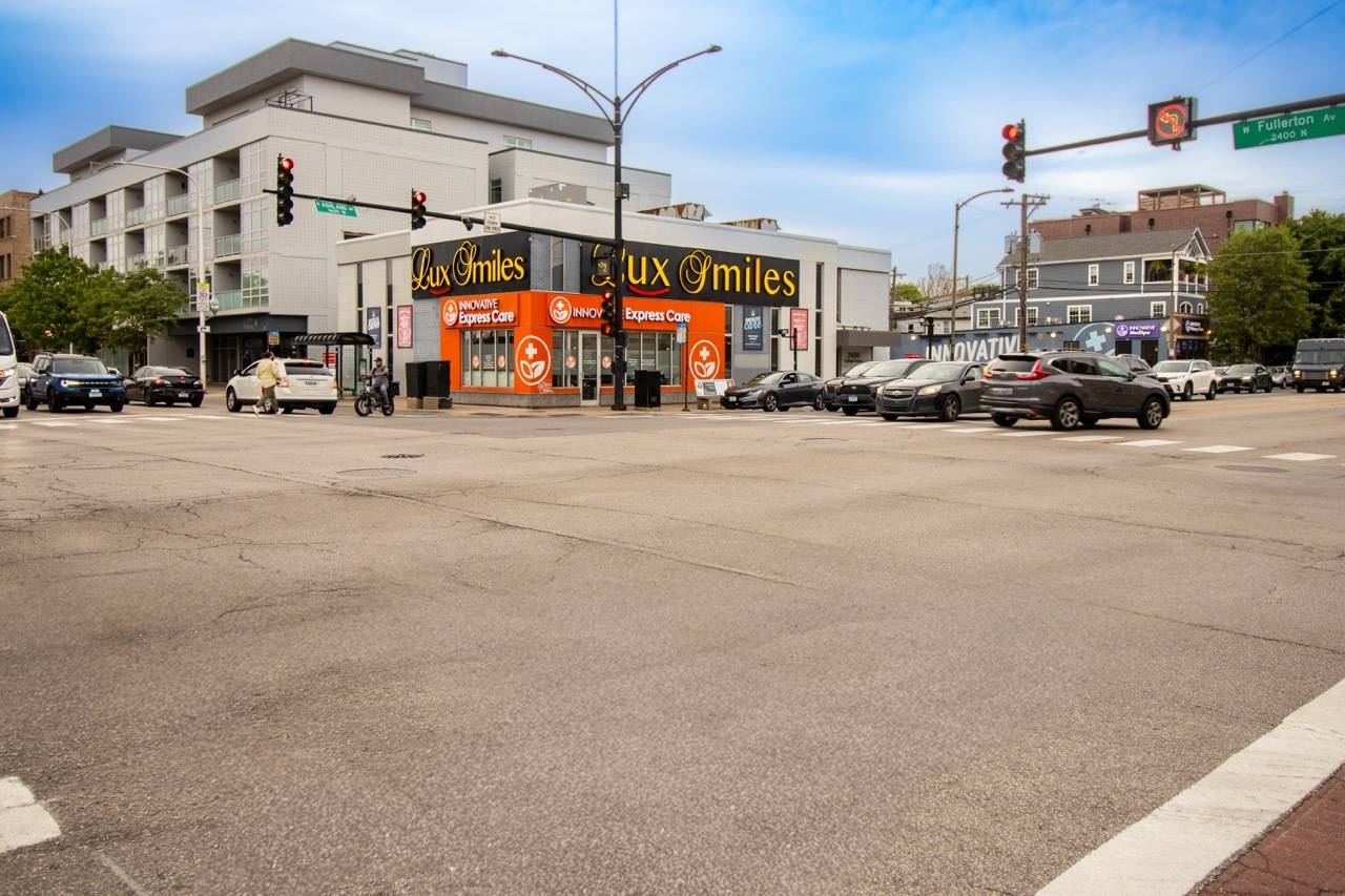 2400 N Ashland AVE, Chicago, IL 60614