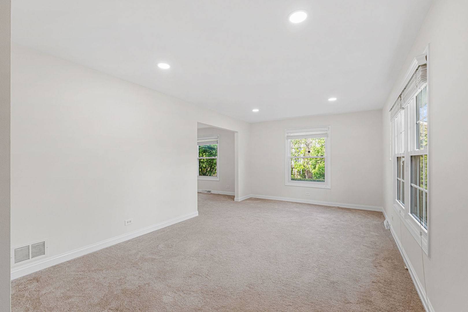 1115 Antique LN, Northbrook, IL 60062
