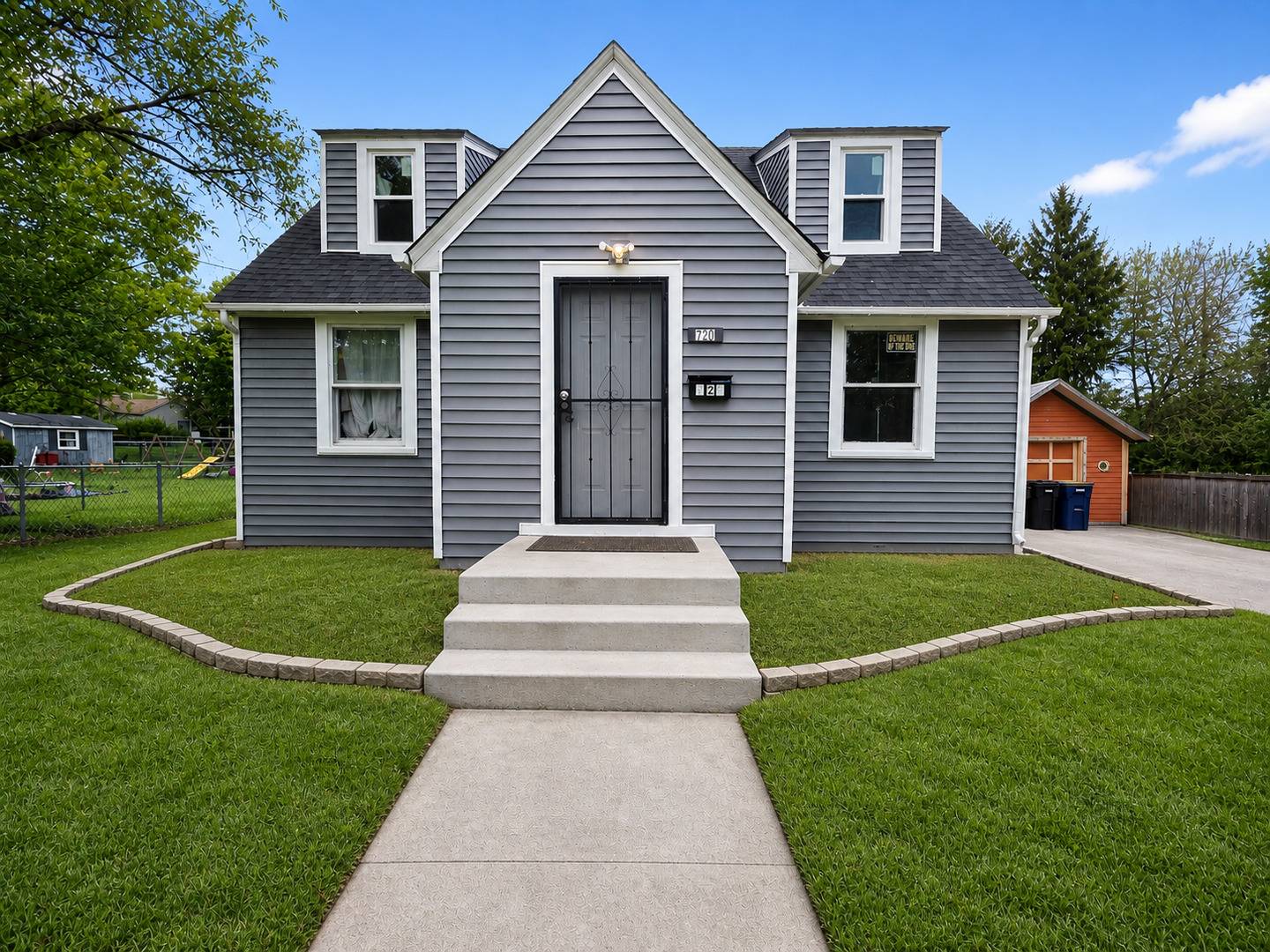 720 Adams ST, Elgin, IL 60123