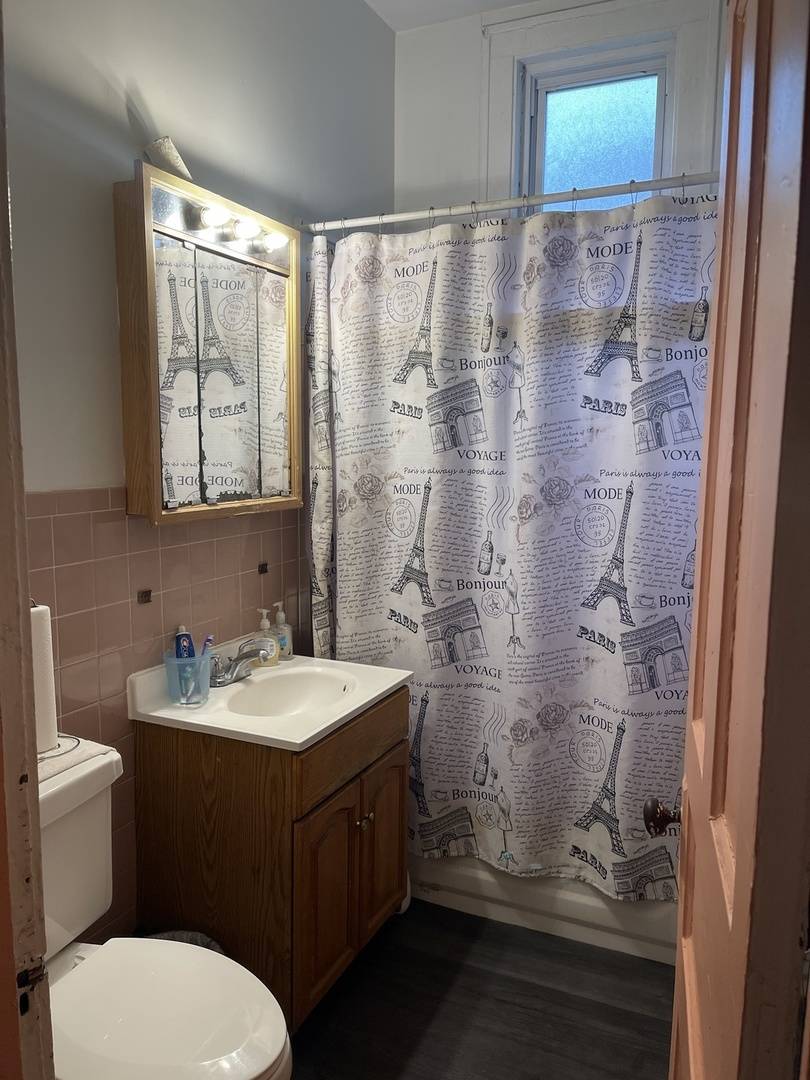 7216 S South Chicago AVE, Chicago, IL 60619