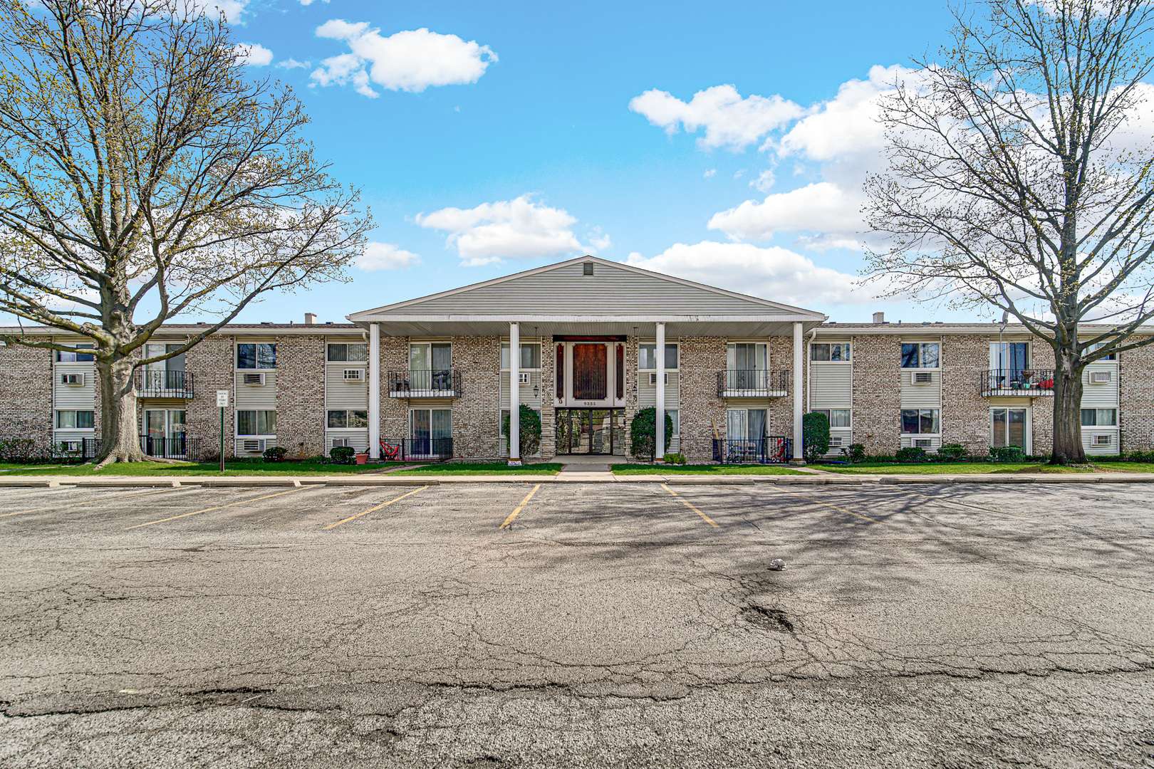 9351 LADYBIRD LN #1D, Des Plaines, IL 60016
