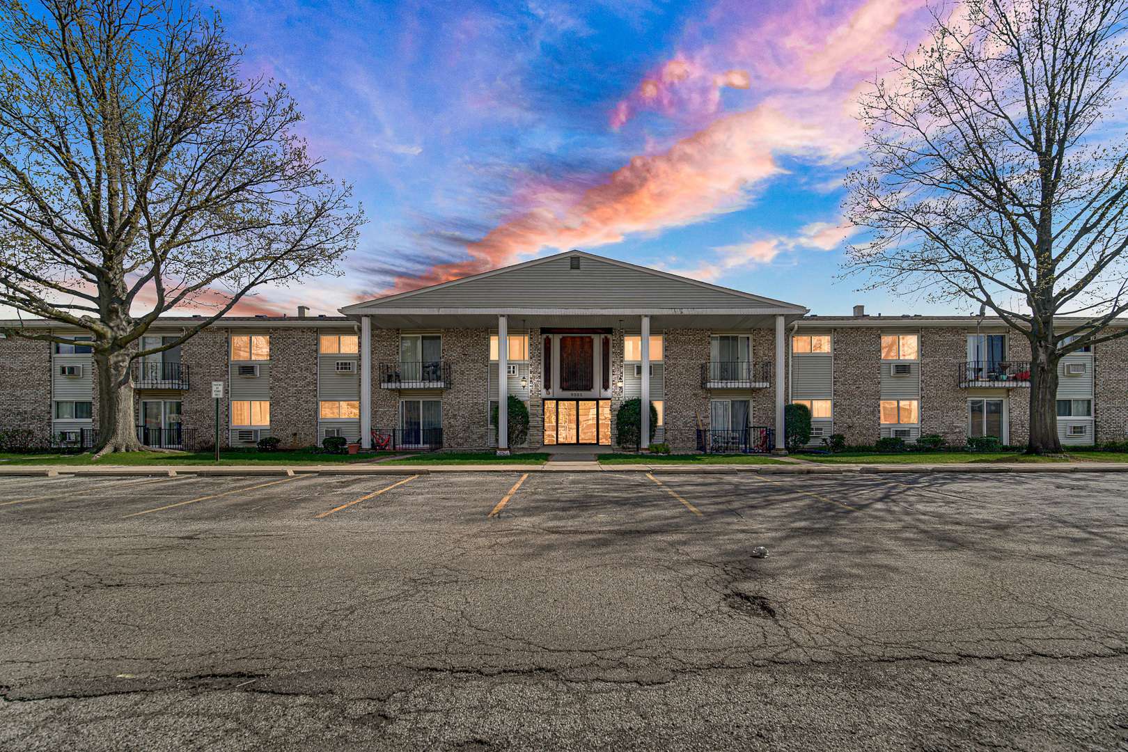 9351 LADYBIRD LN #1D, Des Plaines, IL 60016