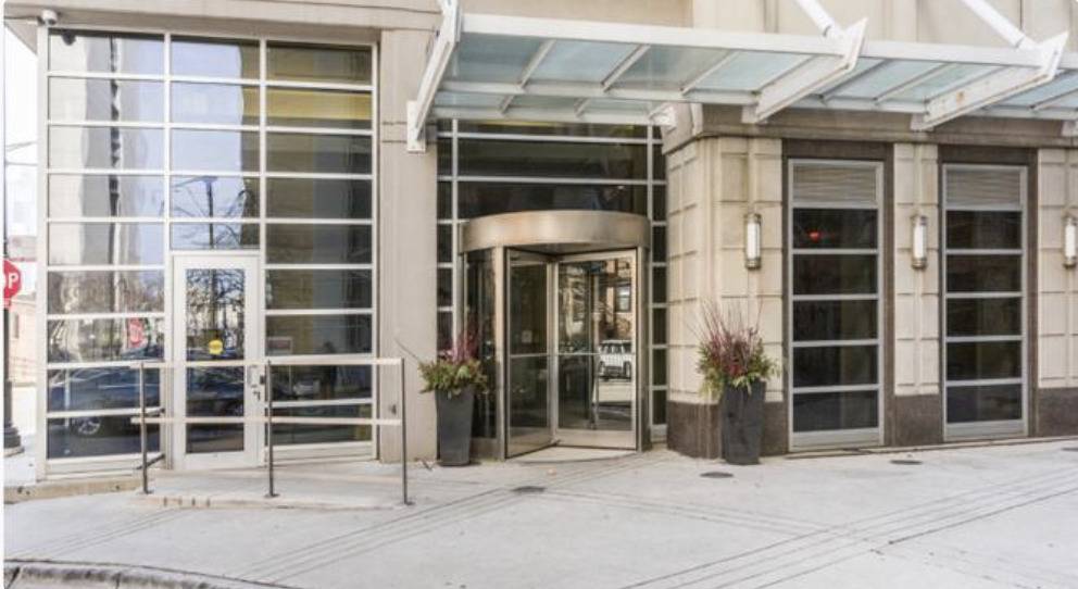 700 N Larrabee ST #1704, Chicago, IL 60654