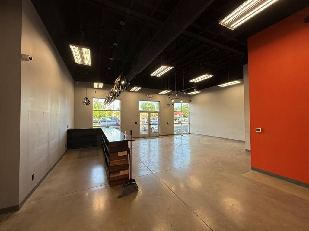 1800 N Division ST, Davenport, IA 52804