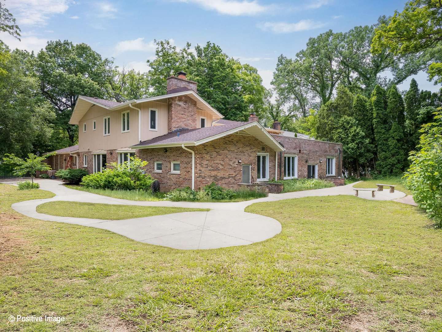 188 N BLOOMINGDALE RD, Bloomingdale, IL 60108