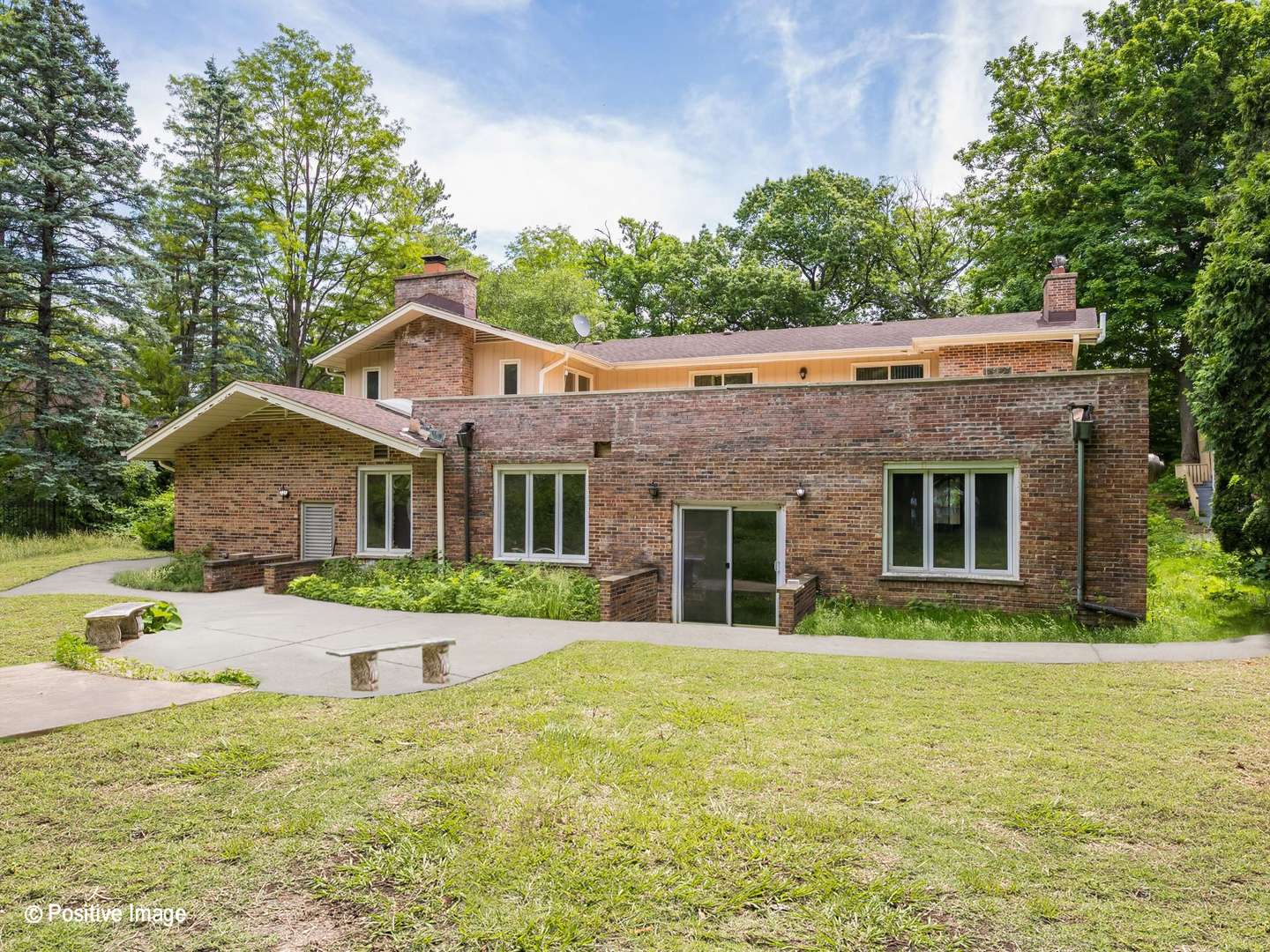 188 N BLOOMINGDALE RD, Bloomingdale, IL 60108