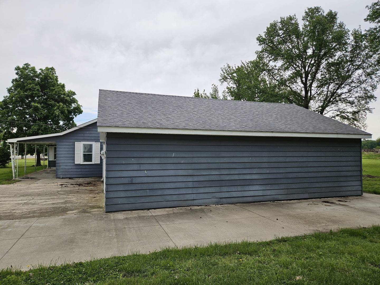 418 S 1st ST, Clay City, IL 62824