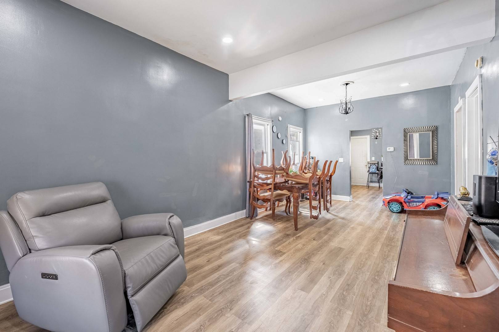 5308 S Peoria ST, Chicago, IL 60609