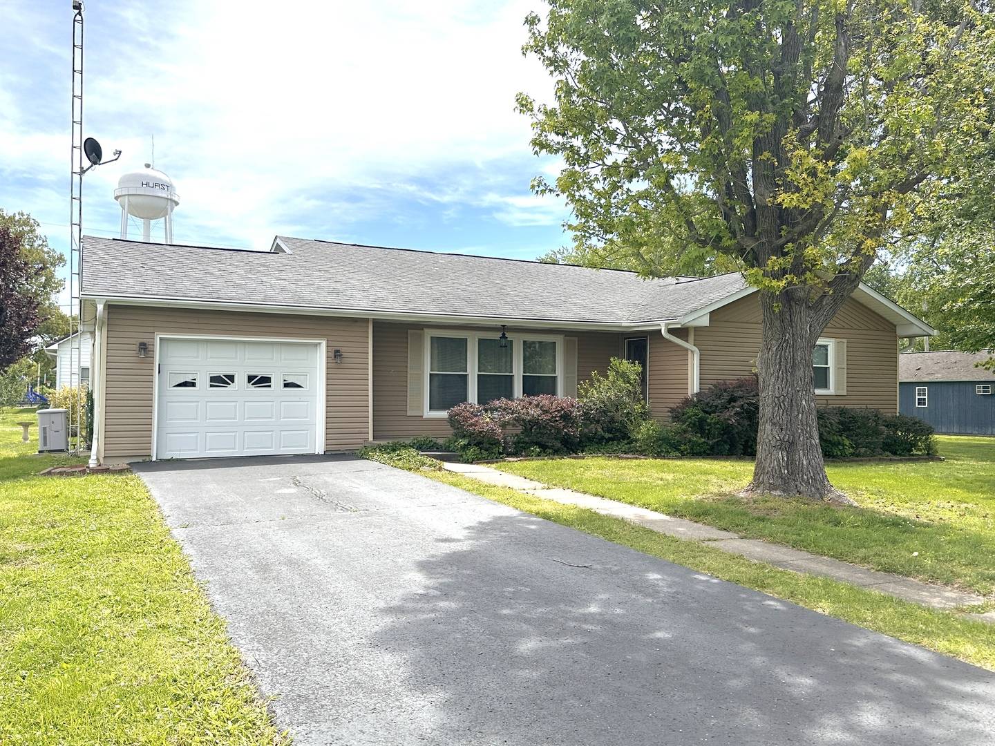 106 S George ST, Hurst, IL 62949