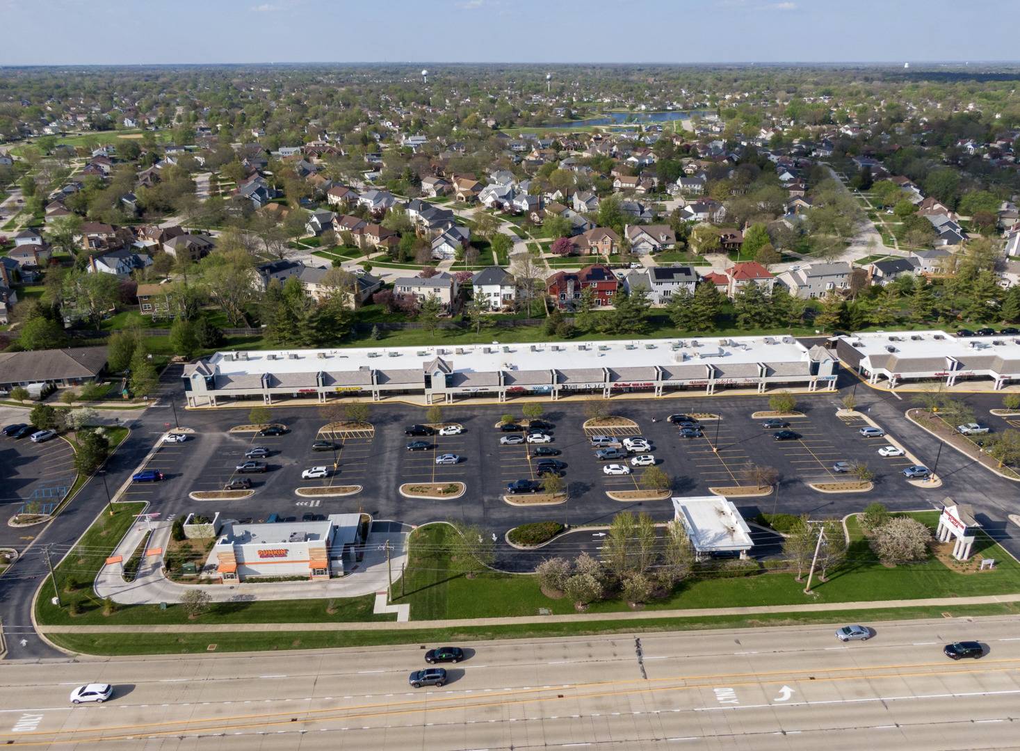 1600 W Algonquin RD, Hoffman Estates, IL 60192