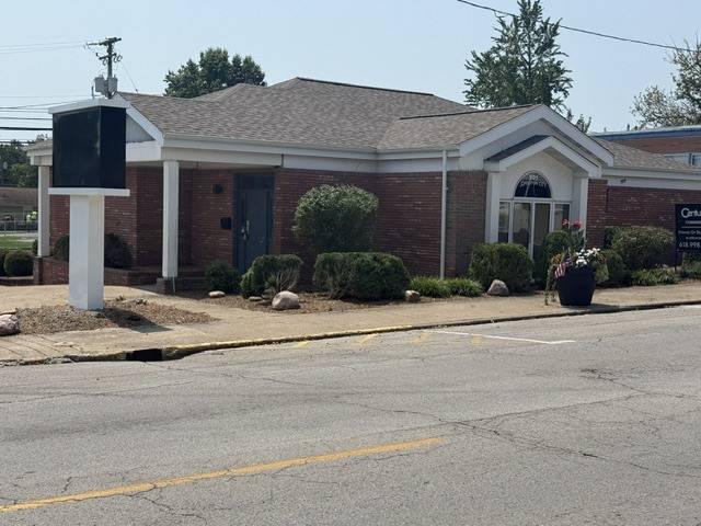 201 W Broadway BLVD, Johnston City, IL 62951