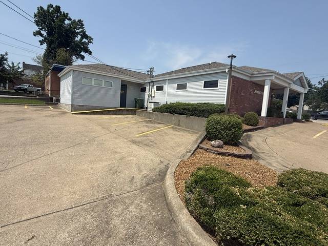 201 W Broadway BLVD, Johnston City, IL 62951