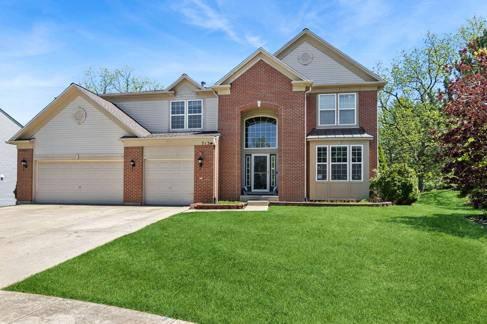713 Blue Ridge DR, Streamwood, IL 60107