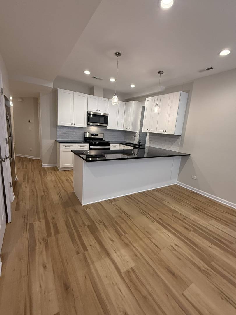 5751 W Higgins AVE #1S, Chicago, IL 60630
