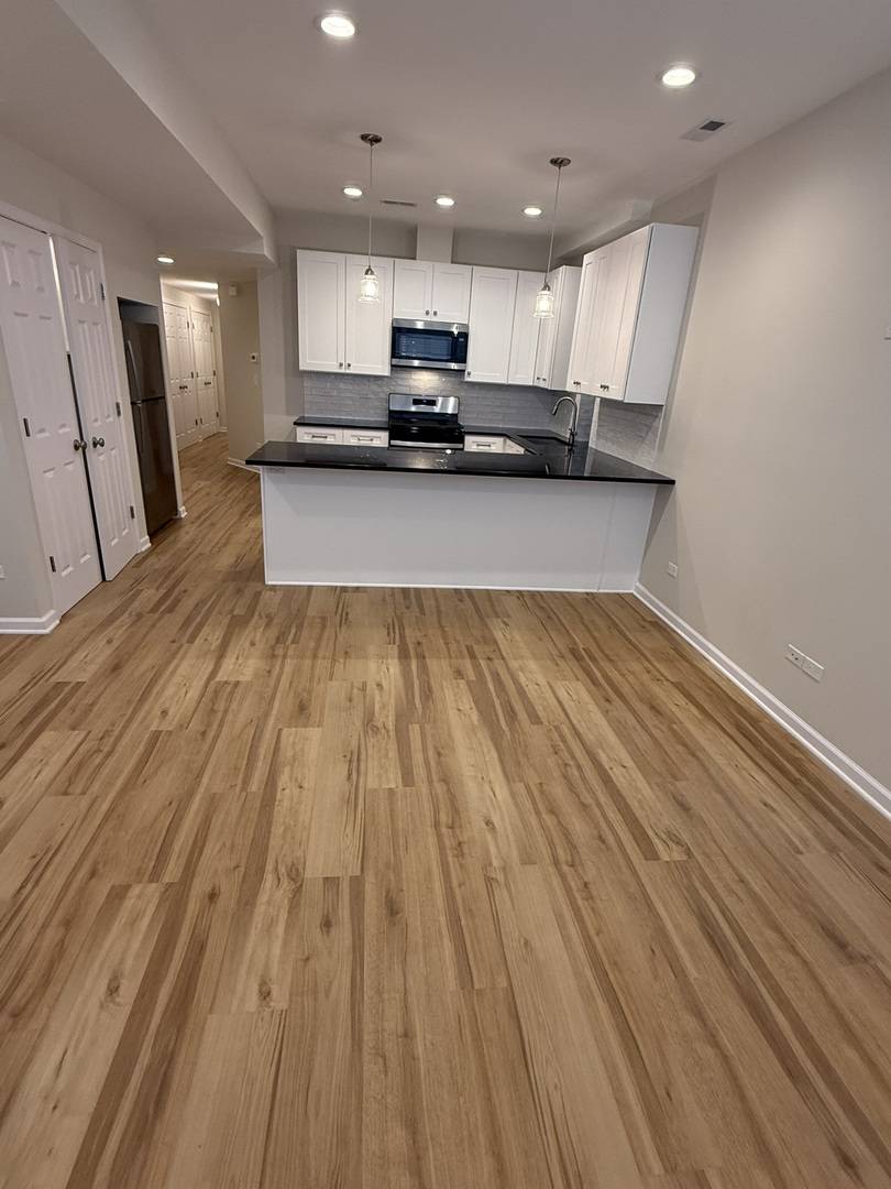 5751 W Higgins AVE #1S, Chicago, IL 60630