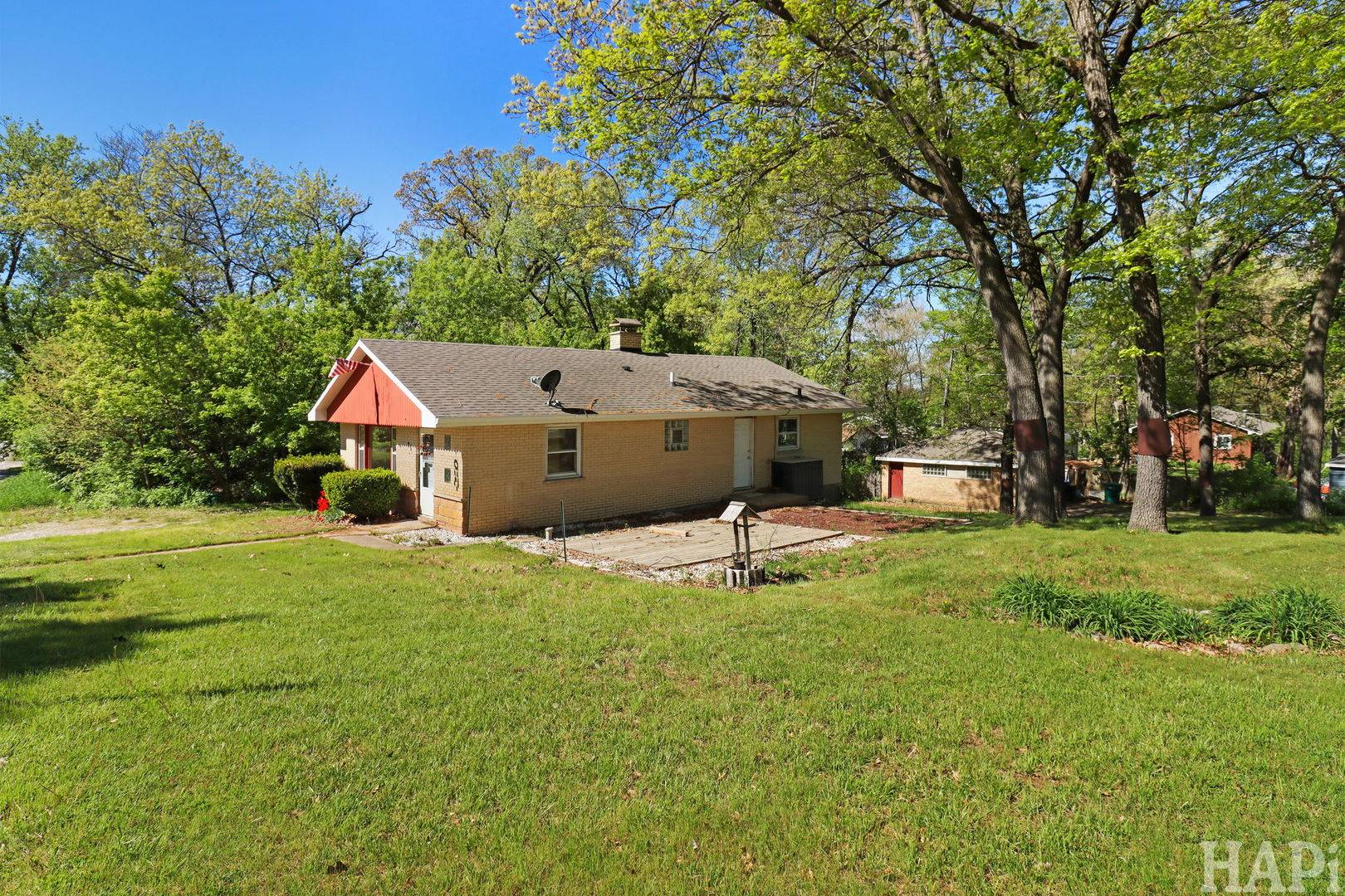 26 Woodland AVE, Fox Lake, IL 60020