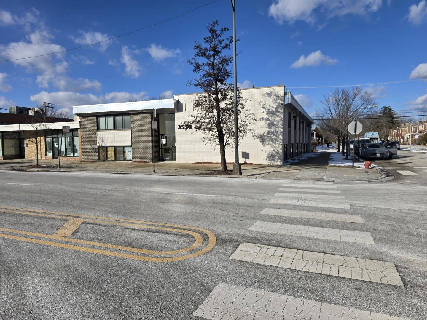 3530 W Peterson AVE, Chicago, IL 60659