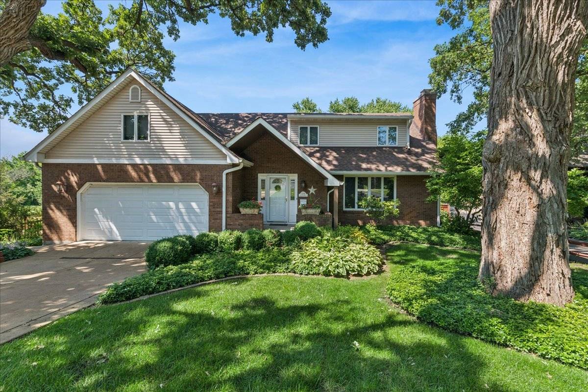 2244 Country Knoll LN, Elgin, IL 60123