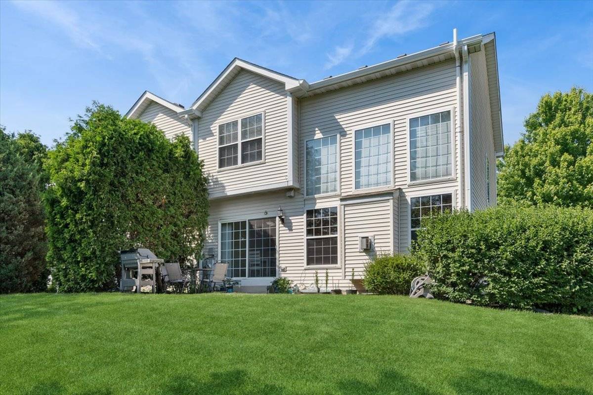 19 Lily CT #19, Bolingbrook, IL 60440