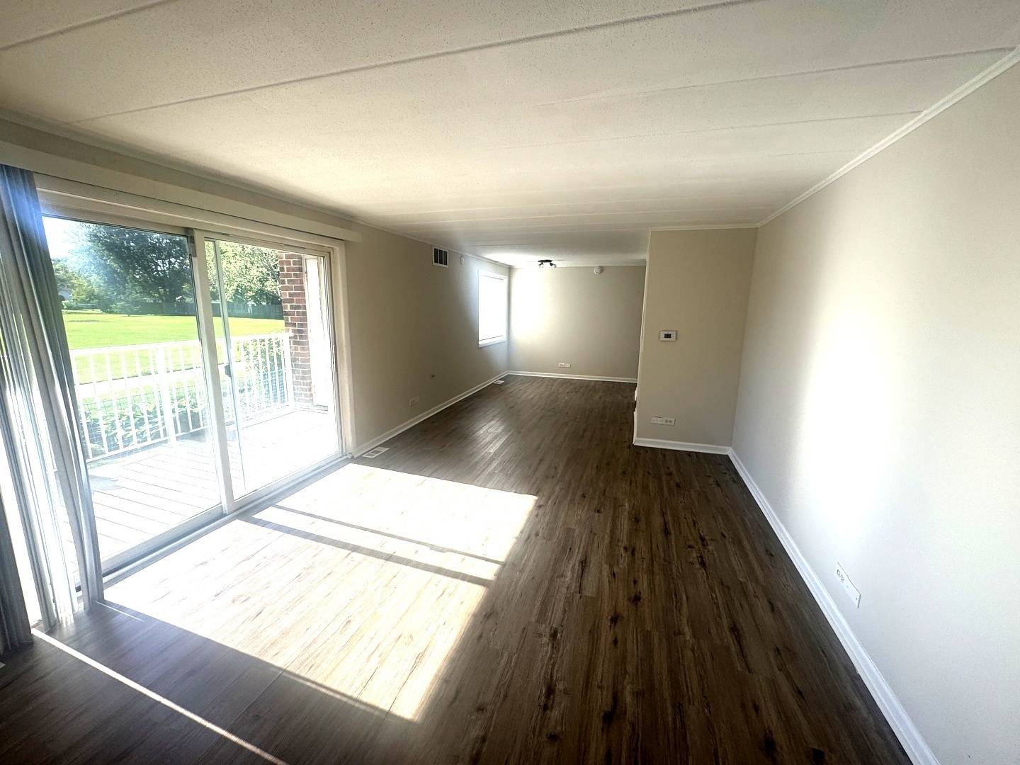 1112 Westover LN #1B, Schaumburg, IL 60193