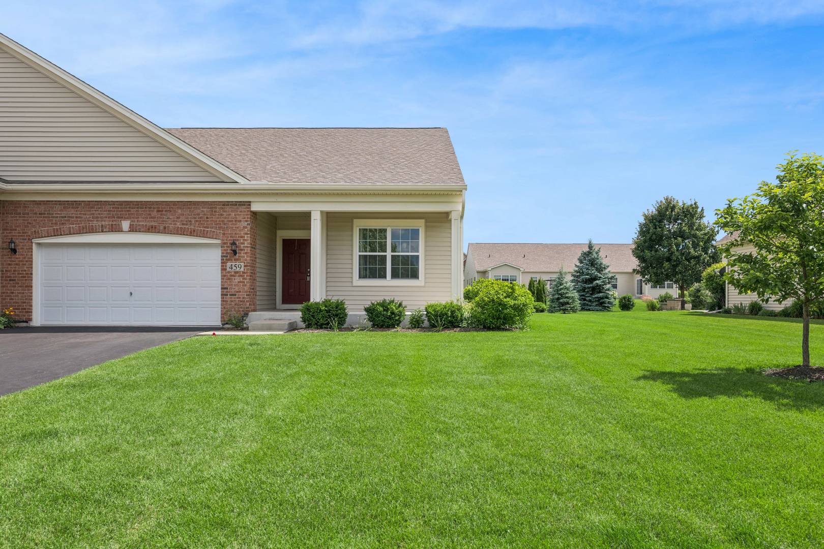 459 Fairlane DR, Gilberts, IL 60136