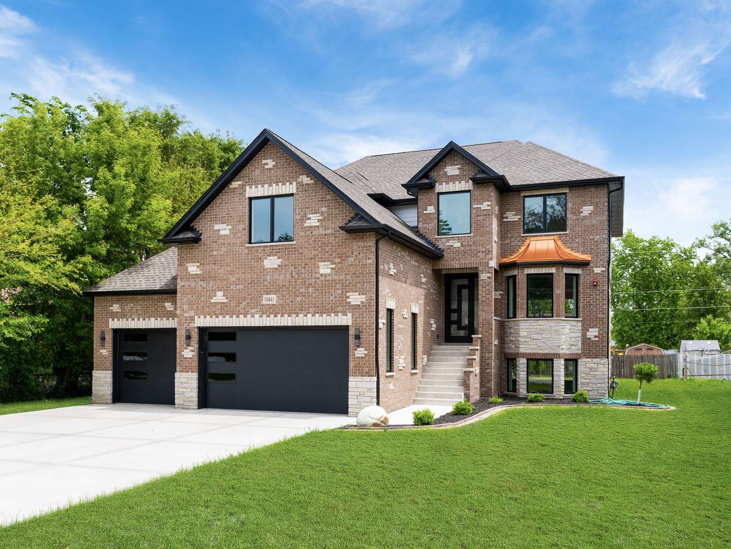10441 S 83rd AVE, Palos Hills, IL 60465