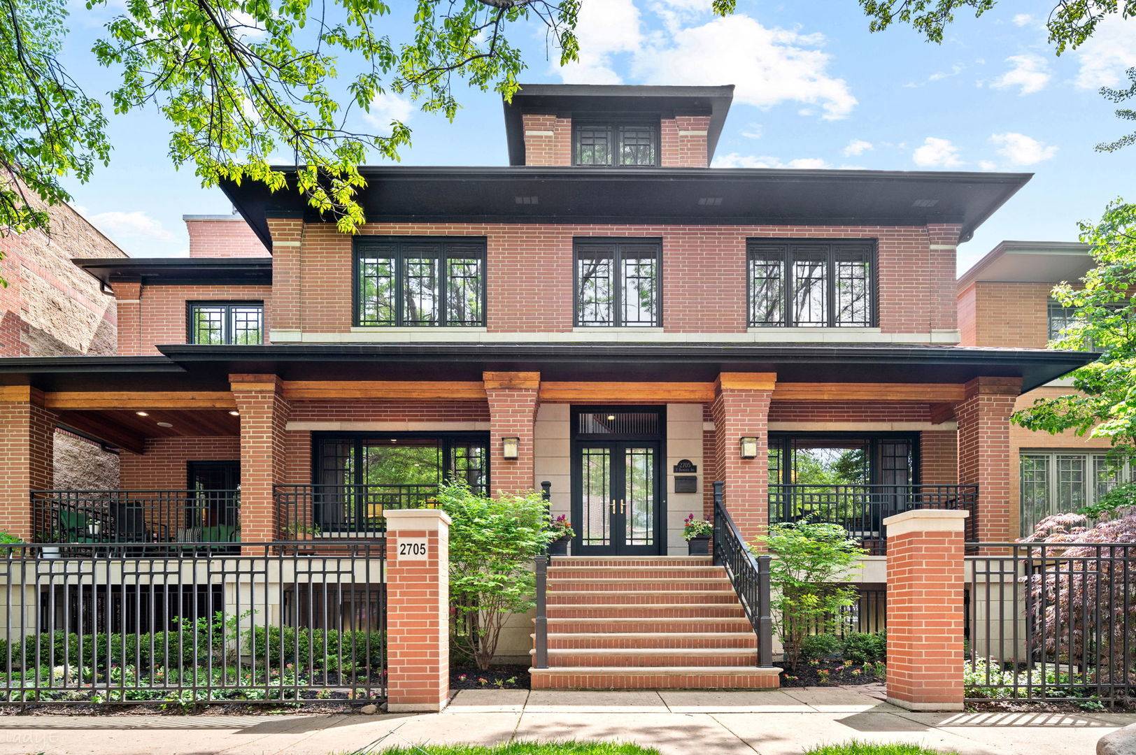 2705 N Bosworth AVE, Chicago, IL 60614