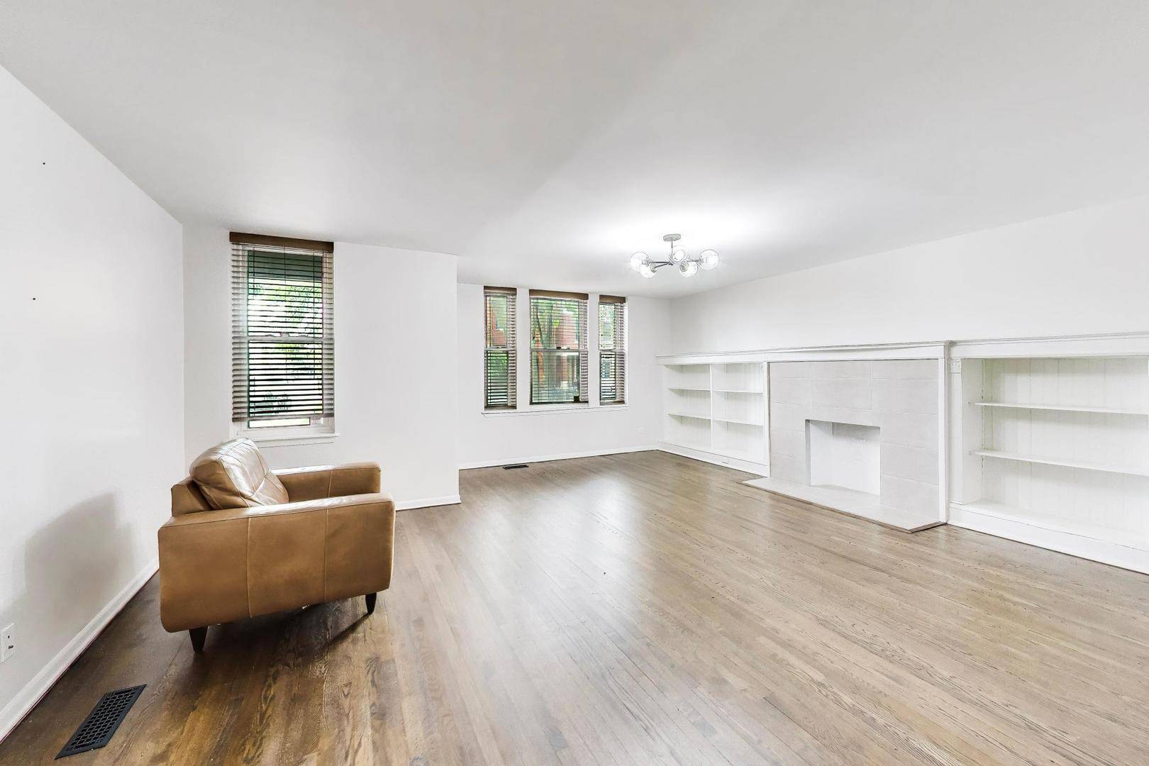 4361 S Greenwood AVE #1N, Chicago, IL 60653