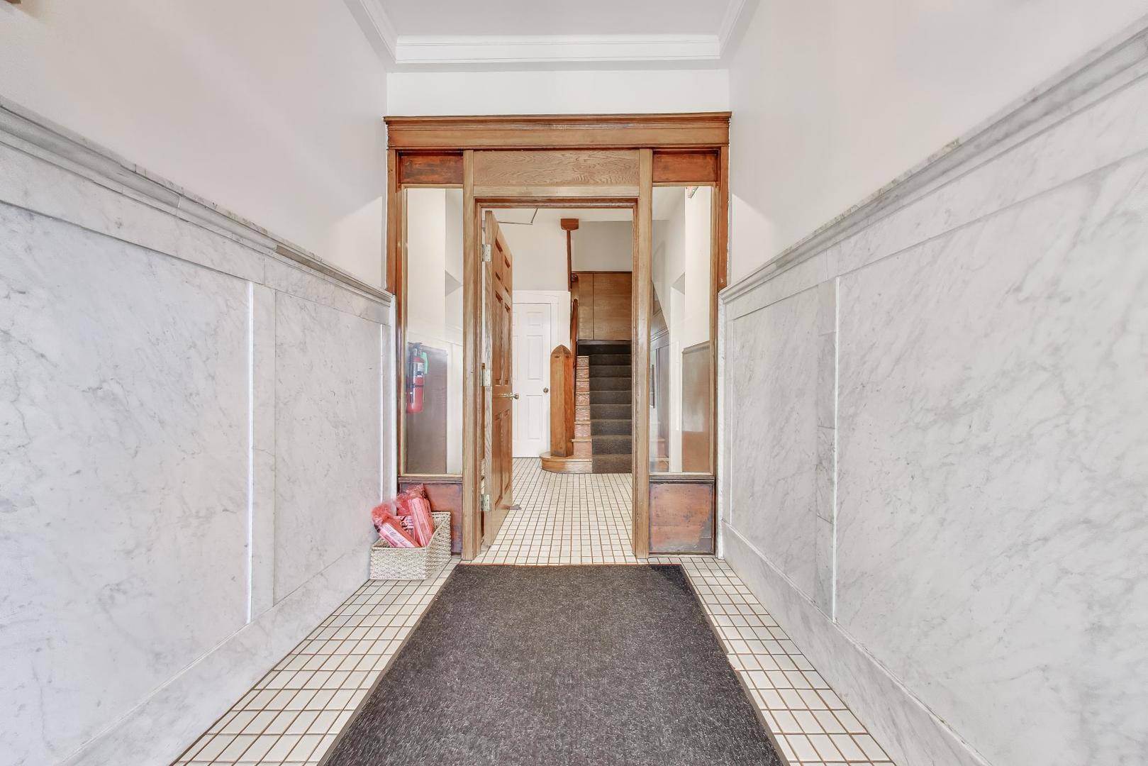 4361 S Greenwood AVE #1N, Chicago, IL 60653