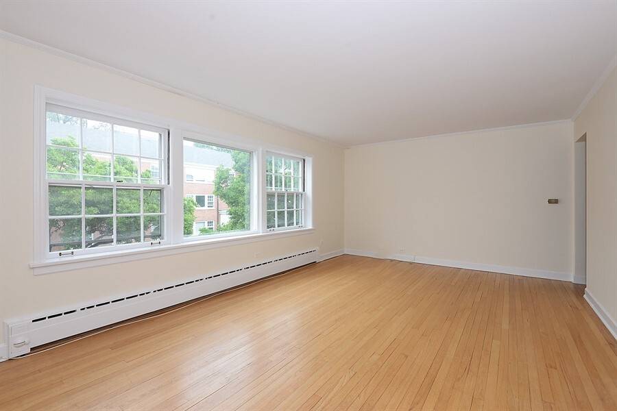 1402 HINMAN AVE #2E, Evanston, IL 60201