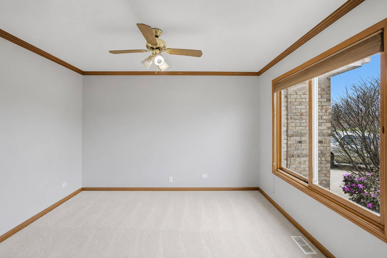 4807 Clearwater LN, Naperville, IL 60564